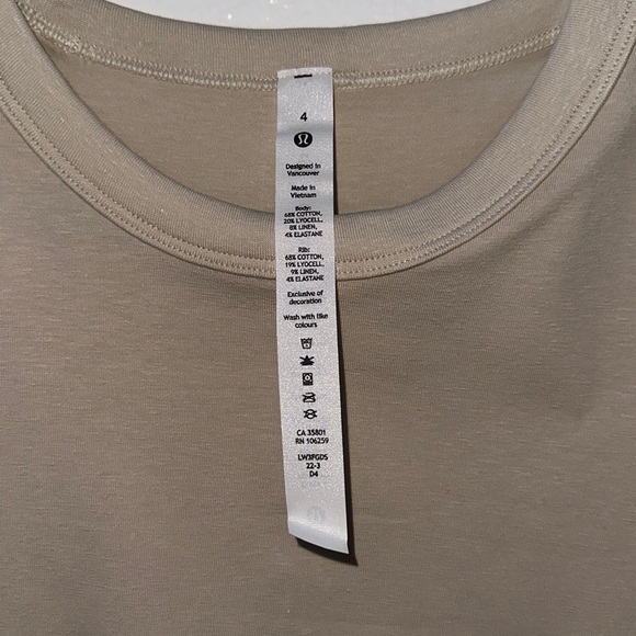 Lululemon Tee - Picture 5 of 6